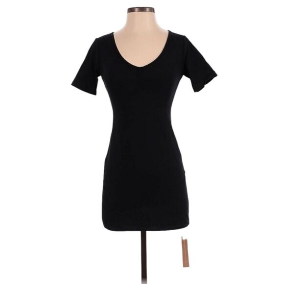 Reformation Dresses & Skirts - NWT🏷️Reformation Aubriella knit dress Small